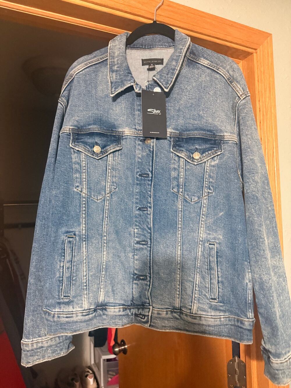 NWT Classic Trucker Jacket Women’s Size Medium
